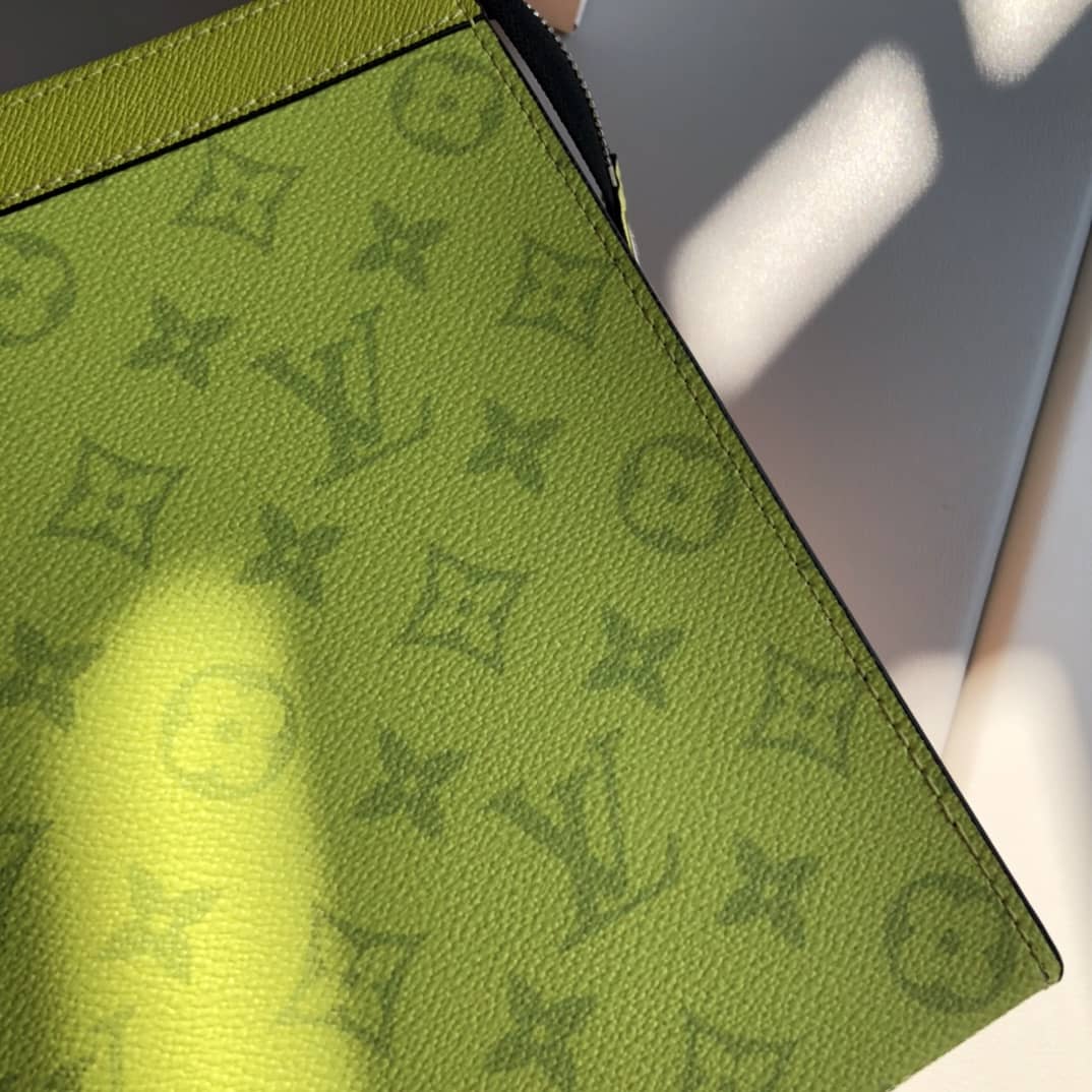 L0vis Vvtt0n Monogram Eclipse Canvas Replica Pochette Voyage MM Yellow M61692