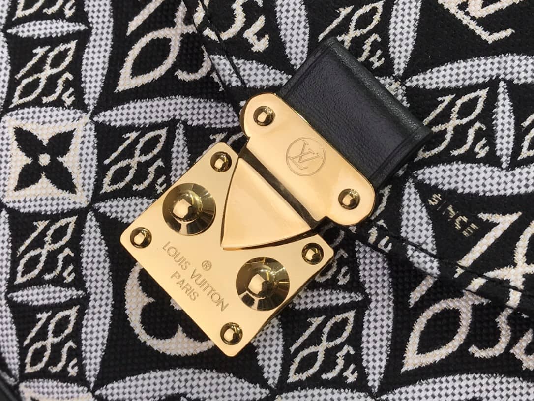 L0vis Vvtt0n Pochette Mestis MM Monogram Canvas Replica Shoulder Bag M57272