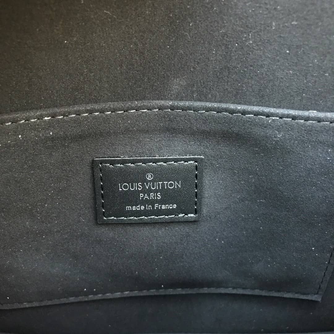 L0vis Vvtt0n Monogram MM Reverse Dauphine Shoulder Bag Replica Black M44391