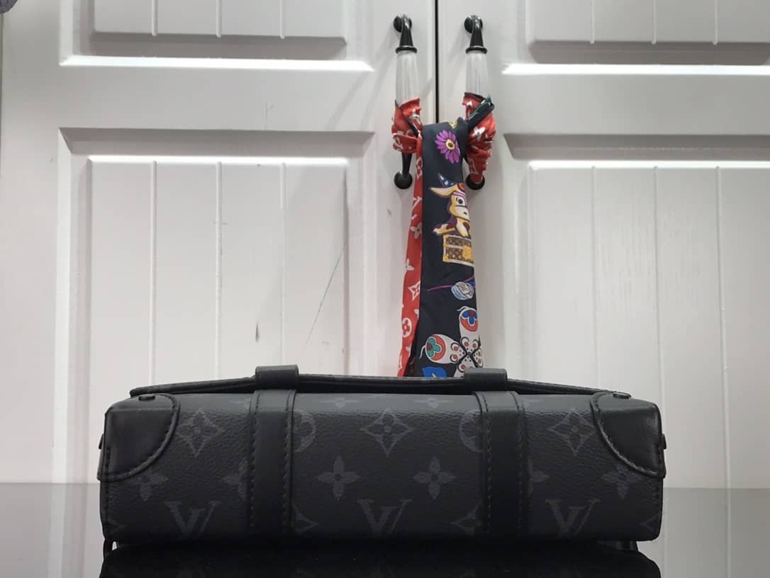 L0vis Vvtt0n Monogram Eclipse Coated Canvas Trunk Messenger Bag Replica M45727