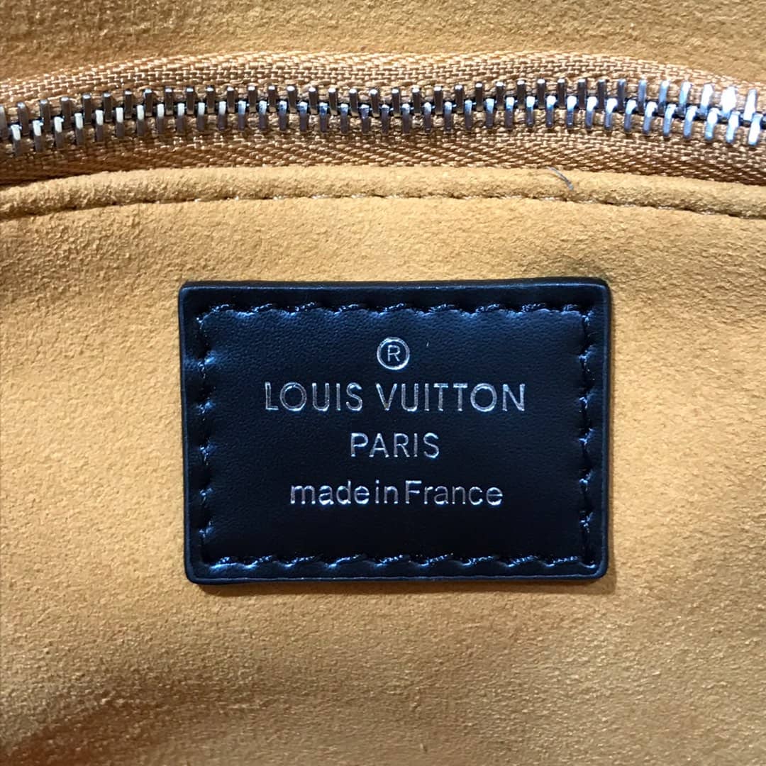 L0vis Vvtt0n Grenelle Pochette Epi Leather Replica Shoulder Bag Black M55977