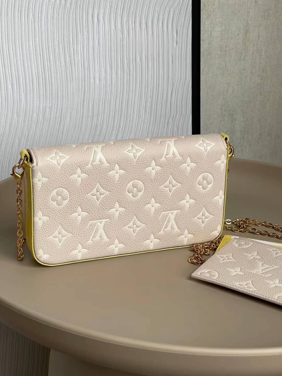 L0vis Vvtt0n Pochette Felicie Monogram Empreinte Pink Beige M81359 Replica