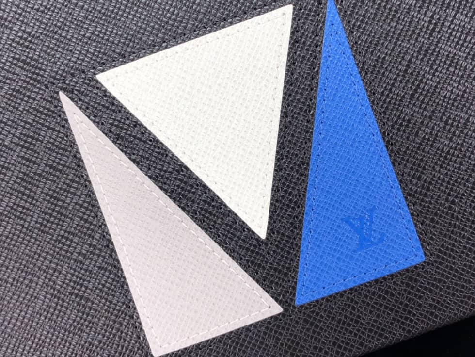 L0vis Vvtt0n Taiga Pochette Voyage Black M59147 Replica