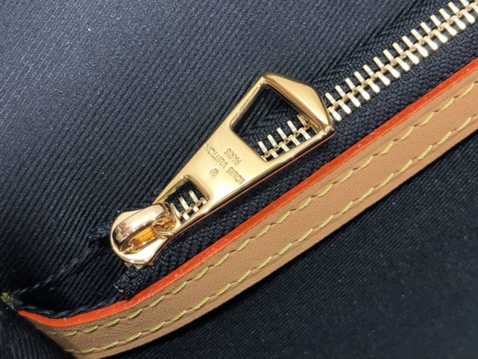 L0vis Vvtt0n Diane Monogram M45985 Replica Crossbody Bag