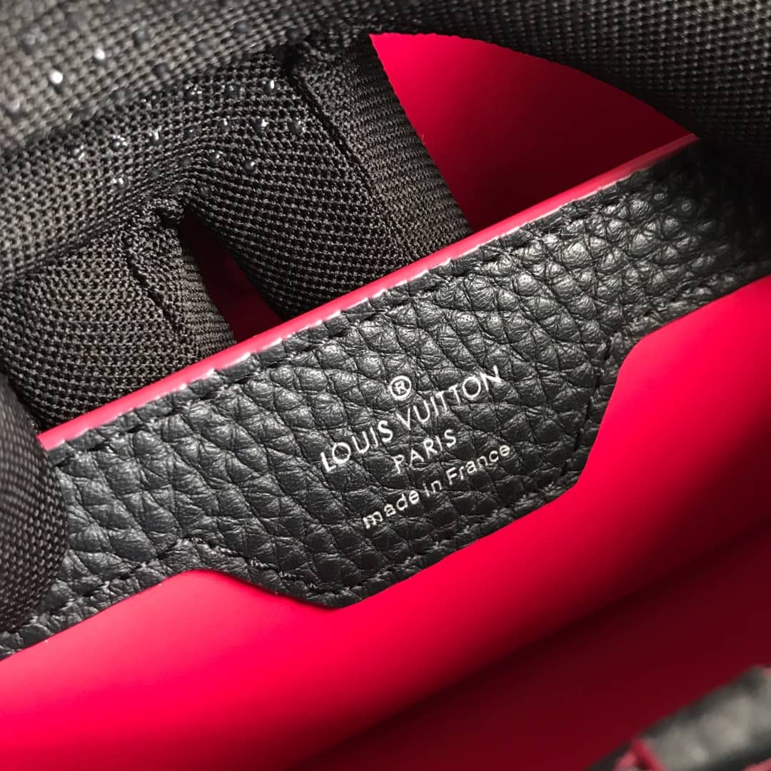 L0vis Vvtt0n Capucines Taurillon Leather PM Tote Replica Black M42245