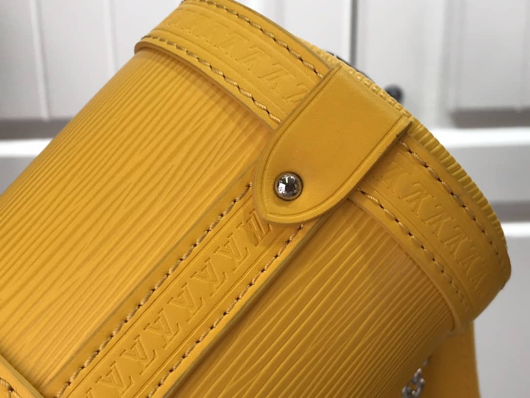 L0vis Vvtt0n Papillon Trunk Monogram Chain Replica Crossbody Bag Yellow M57835