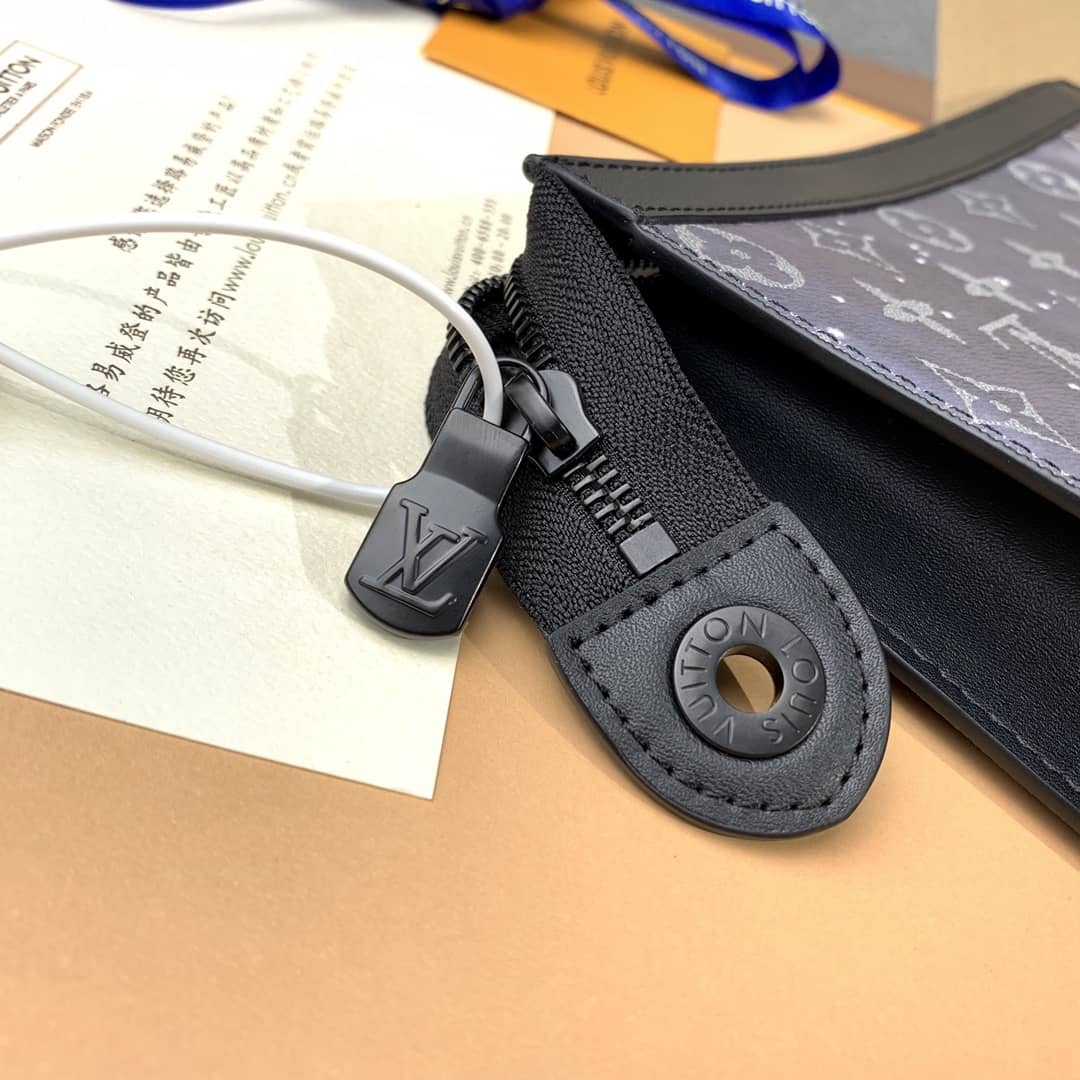 L0vis Vvtt0n Monogram Galaxy Pochette Voyage MM M44448 Replica Clutch