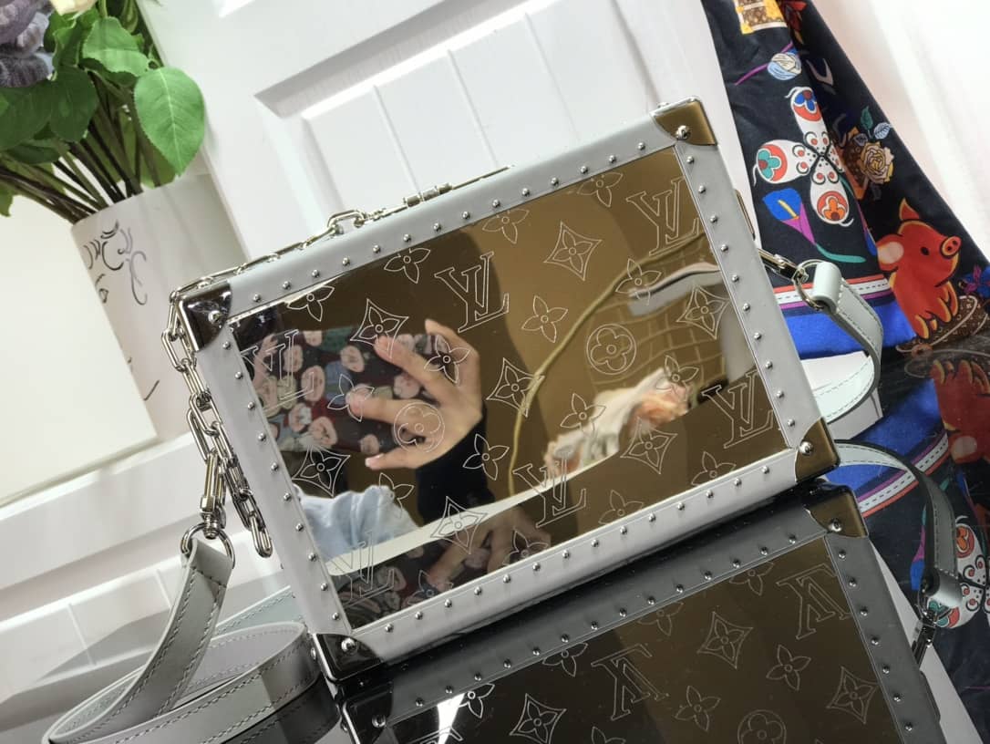 L0vis Vvtt0n Monogram Replica Clutch Box Yellow M20233