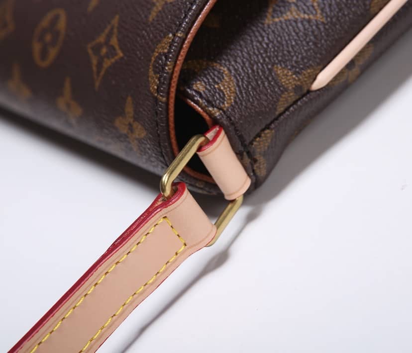 L0vis Vvtt0n Musette Tango Short Strap Replica Shoulder Bag M51257