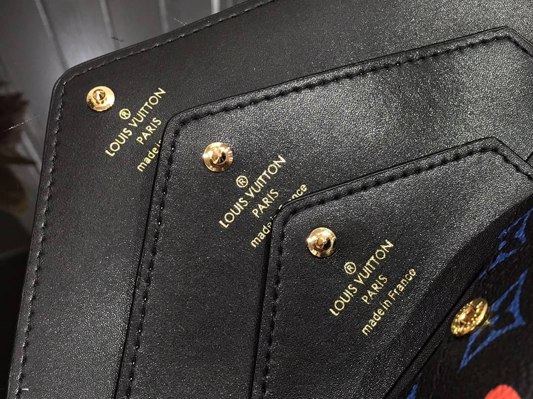 Cheap LV Envelope Clutch Bag From China UK