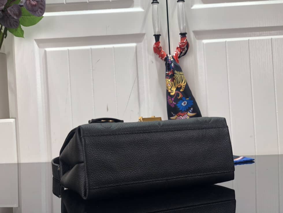 L0vis Vvtt0n Madeleine BB Monogram Black M46008 Replica Shoulder Bag