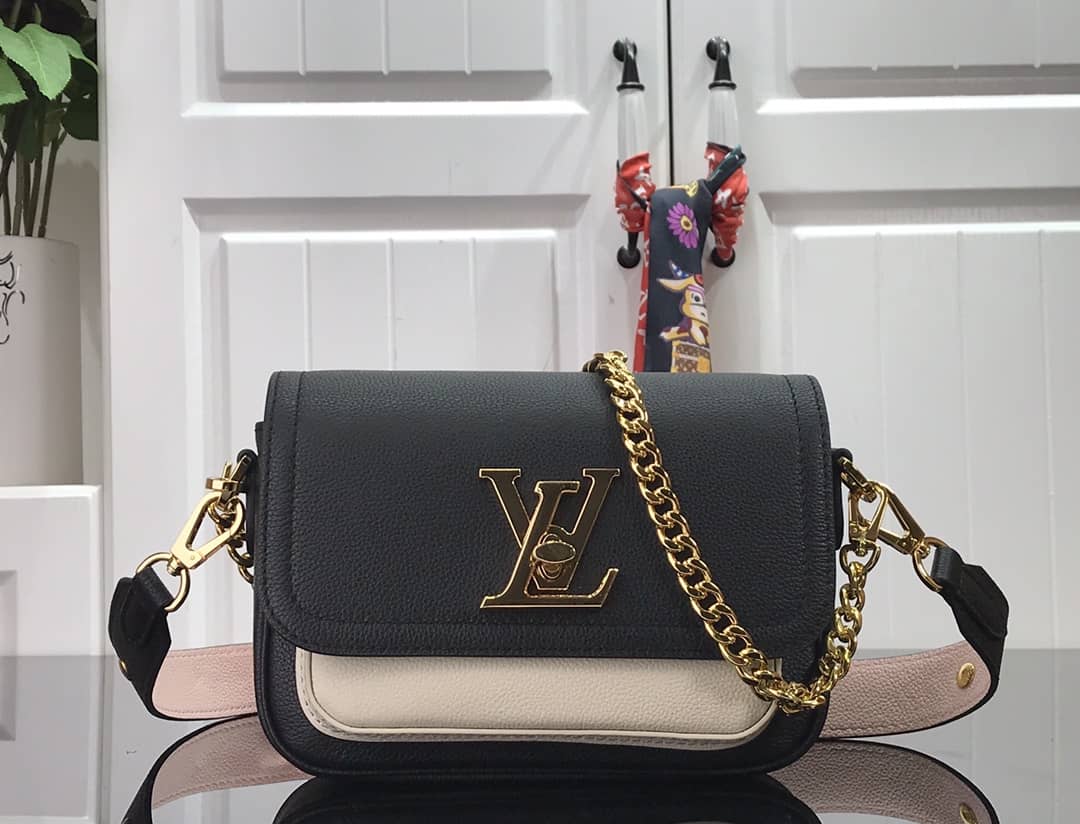 L0vis Vvtt0n Lockme Chain PM Replica Handbag Black M57073