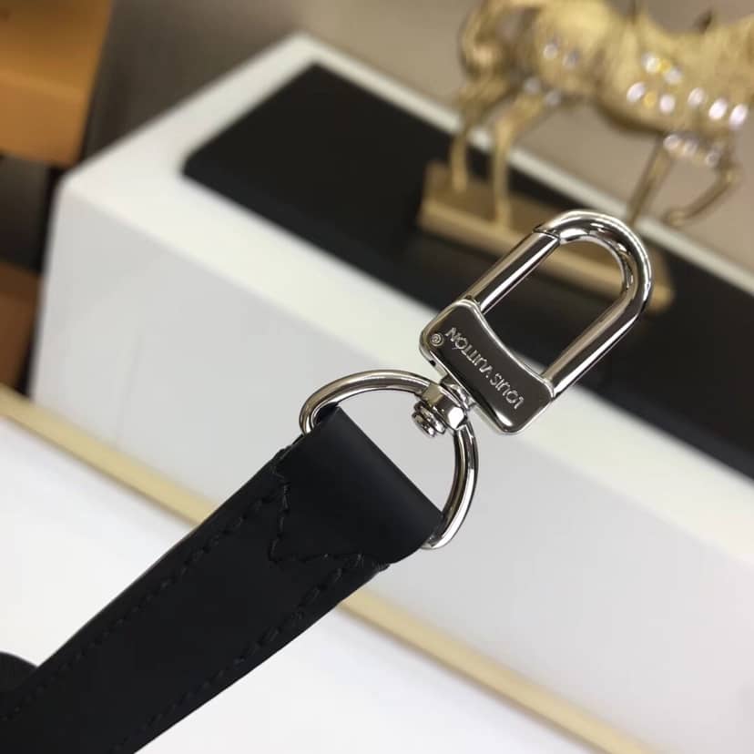 L0vis Vvtt0n Kasai Taiga Leather Canvas Replica Clutch Black M33409