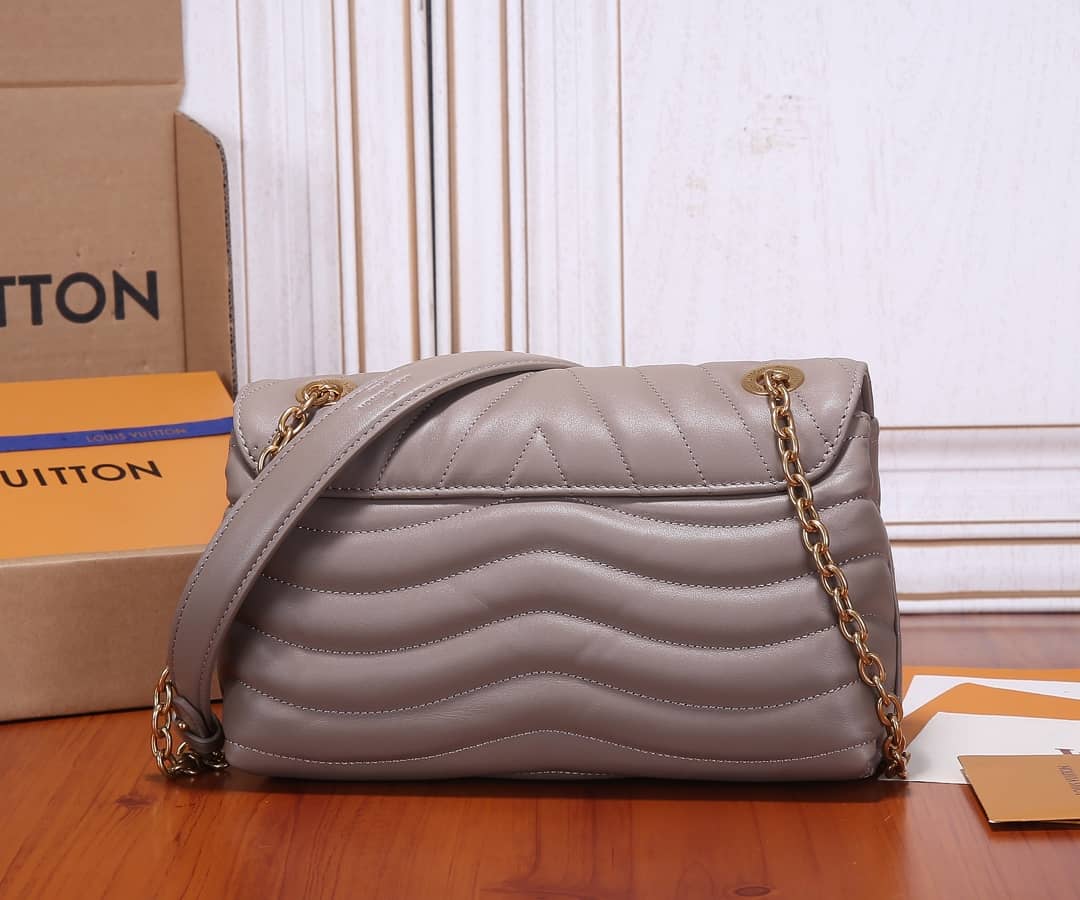 L0vis Vvtt0n New Wave Chain Leather Replica Shoulder Bag Purple M58550