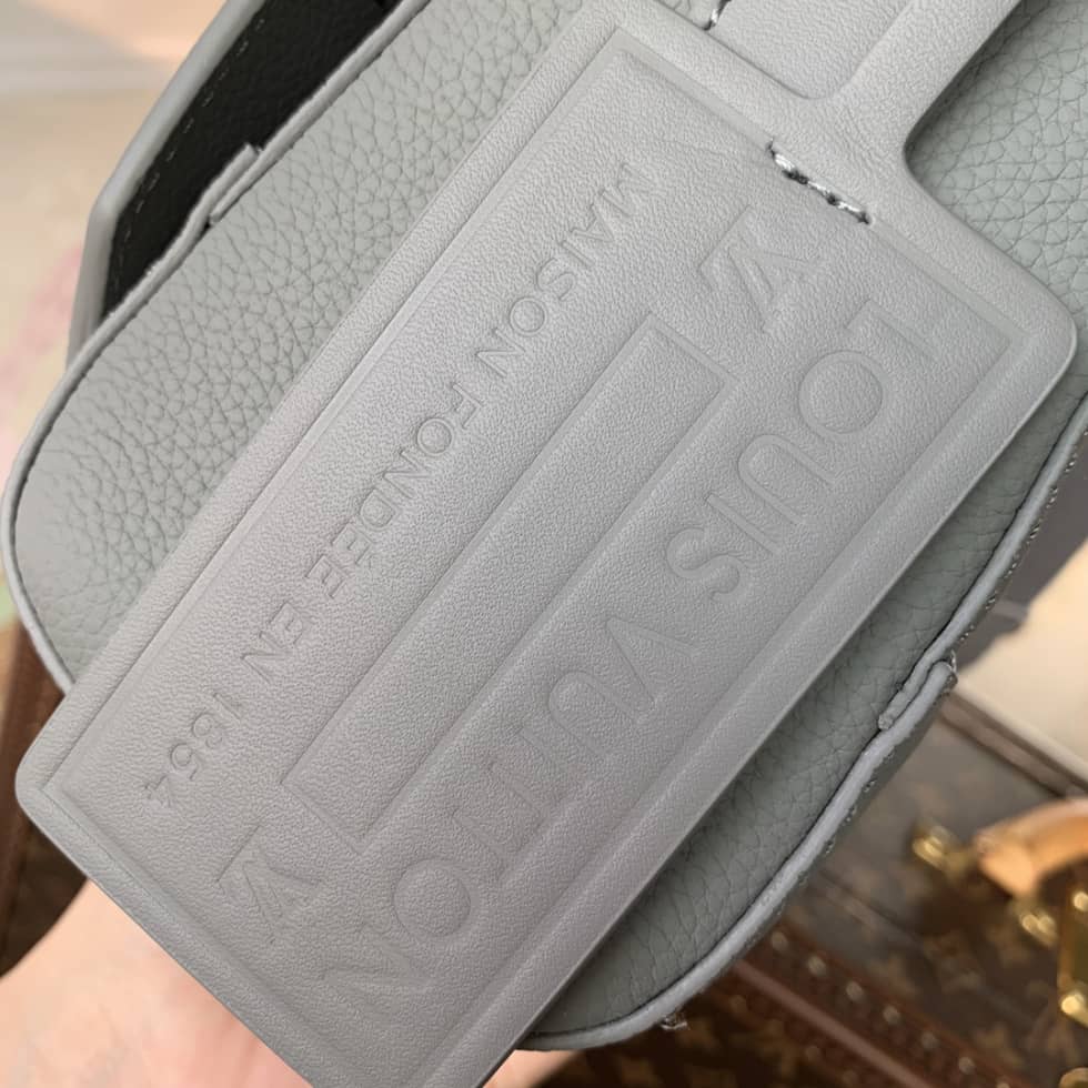 L0vis Vvtt0n Aerogram Calfskin Gery M59327 Replica Messenger Bag