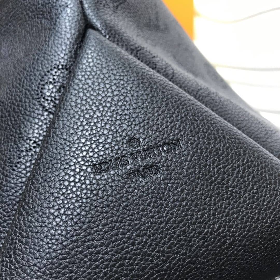 L0vis Vvtt0n Beaubourg Hobo MM Mahina Leather Replica Black M56073