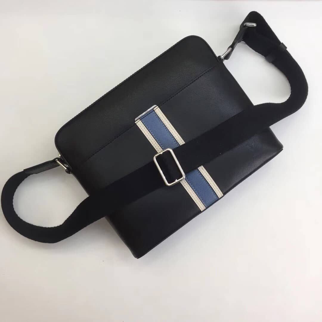 L0vis Vvtt0n Anton Messenger PM Taiga Leather Replica Bag M34411