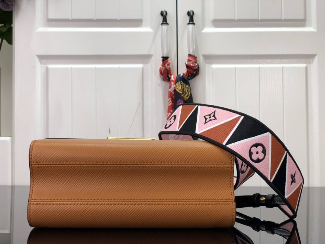 L0vis Vvtt0n Twist MM Epi leather Replica Handbag M59027