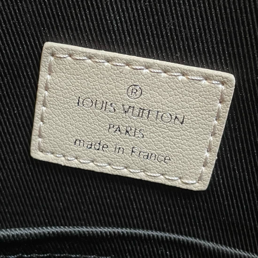 L0vis Vvtt0n Monogram Soft Trunk Replica Briefcase Apricot M44952