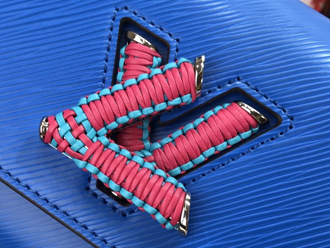 L0vis Vvtt0n Monogram Calfskin 2Way Chain Leather Replica Shoulder Bag M57669