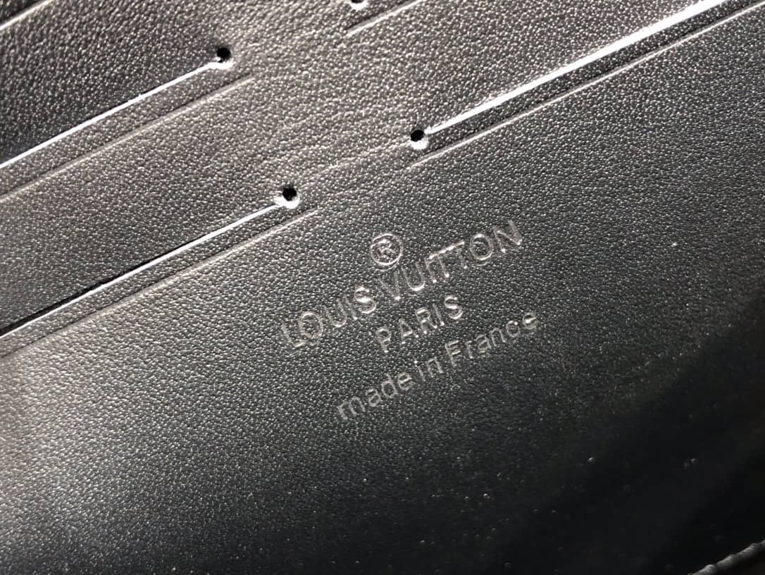 L0vis Vvtt0n S Lock A4 Monogram Taurillon Cowhide Leather Pouch Replica Black M80582