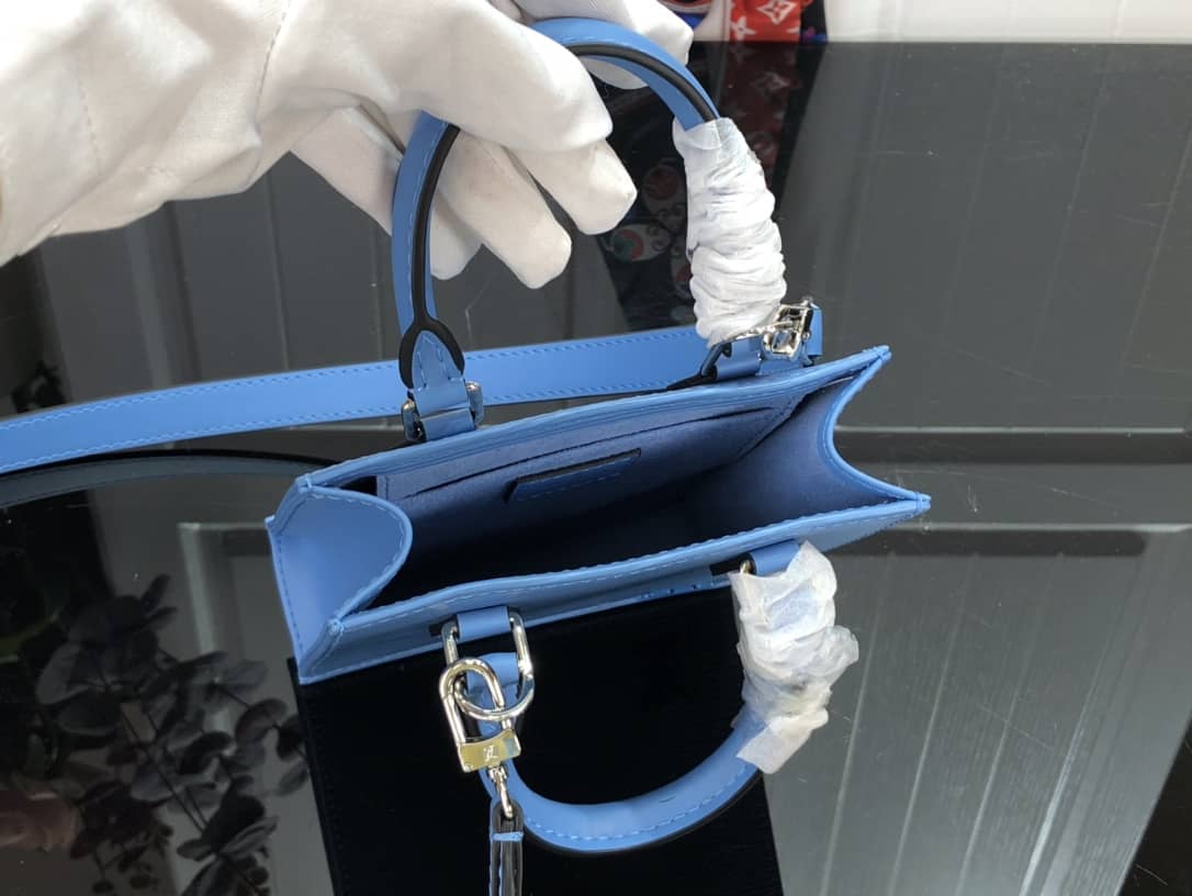 L0vis Vvtt0n Petit Sac Plat Flat Shoulder Bag Replica Blue M80169