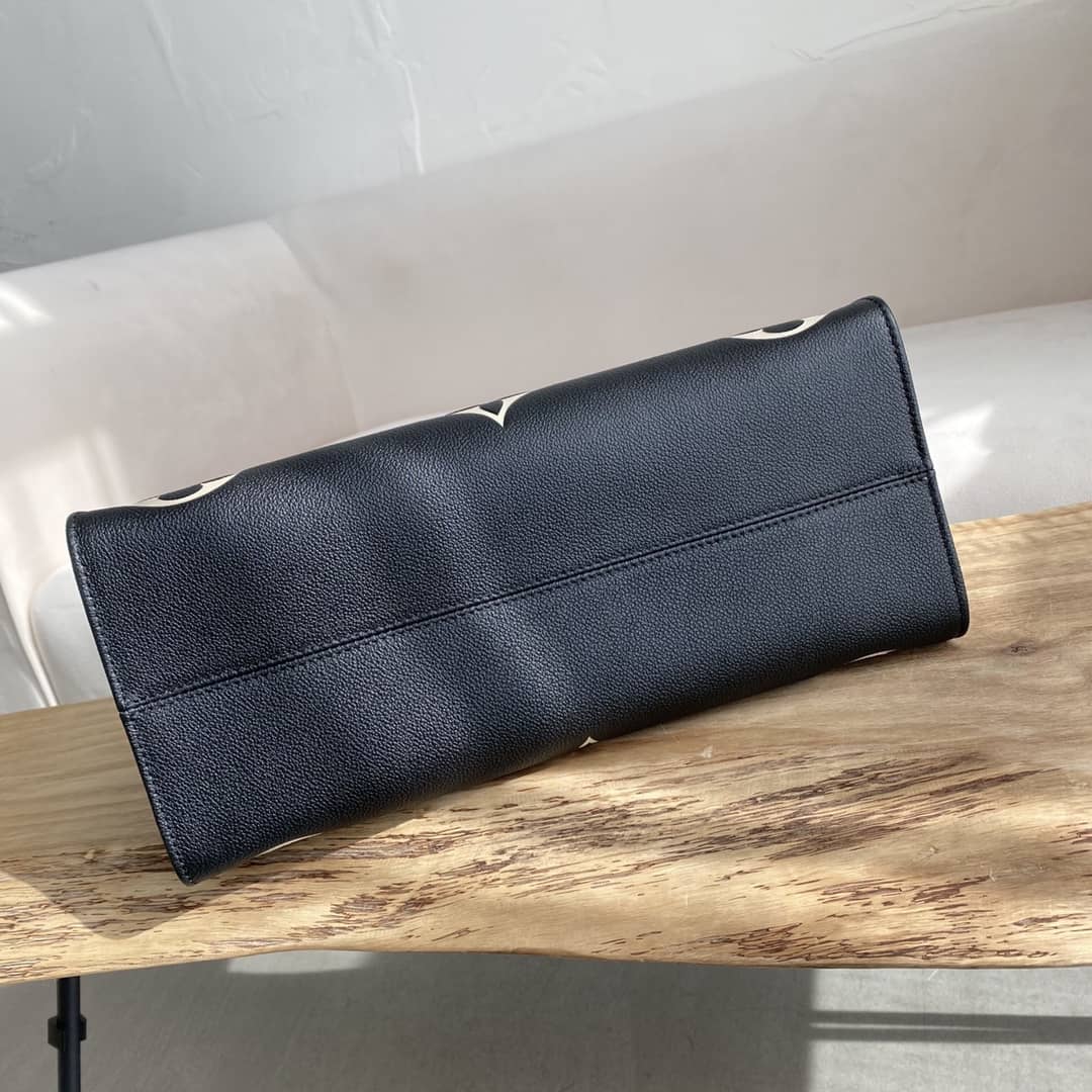 L0vis Vvtt0n Empreinte OnTheGo MM Bag Replica Black M45495