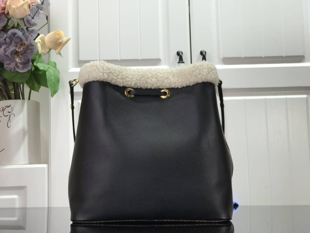 L0vis Vvtt0n Noe Bucket Shoulder Diagonal Replica Bag M56963