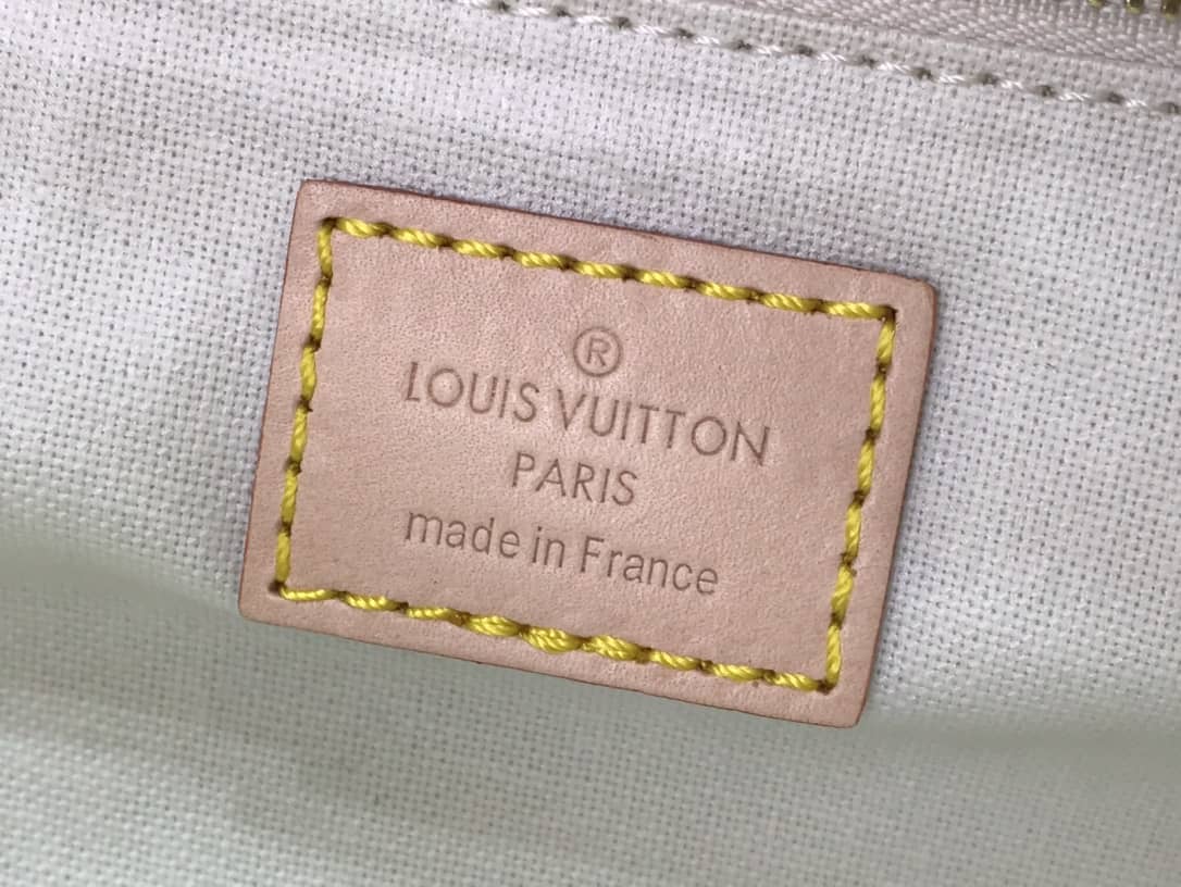 L0vis Vvtt0n King Size Toiletry Bag Replica White M47528