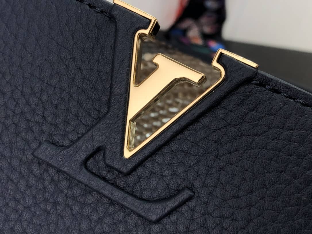 L0vis Vvtt0n Capucines Embroidery Replica Bag Blue M48865