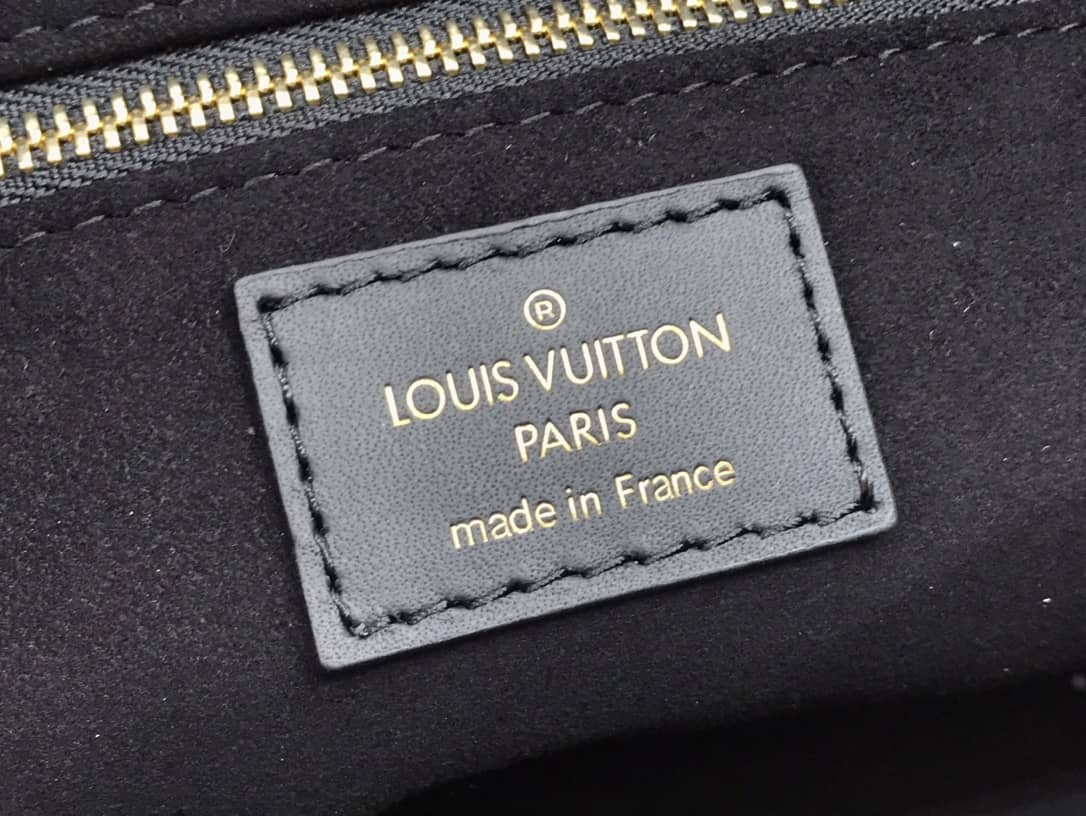 L0vis Vvtt0n Petite Malle Souple Monogram Replica Bag Black M45571
