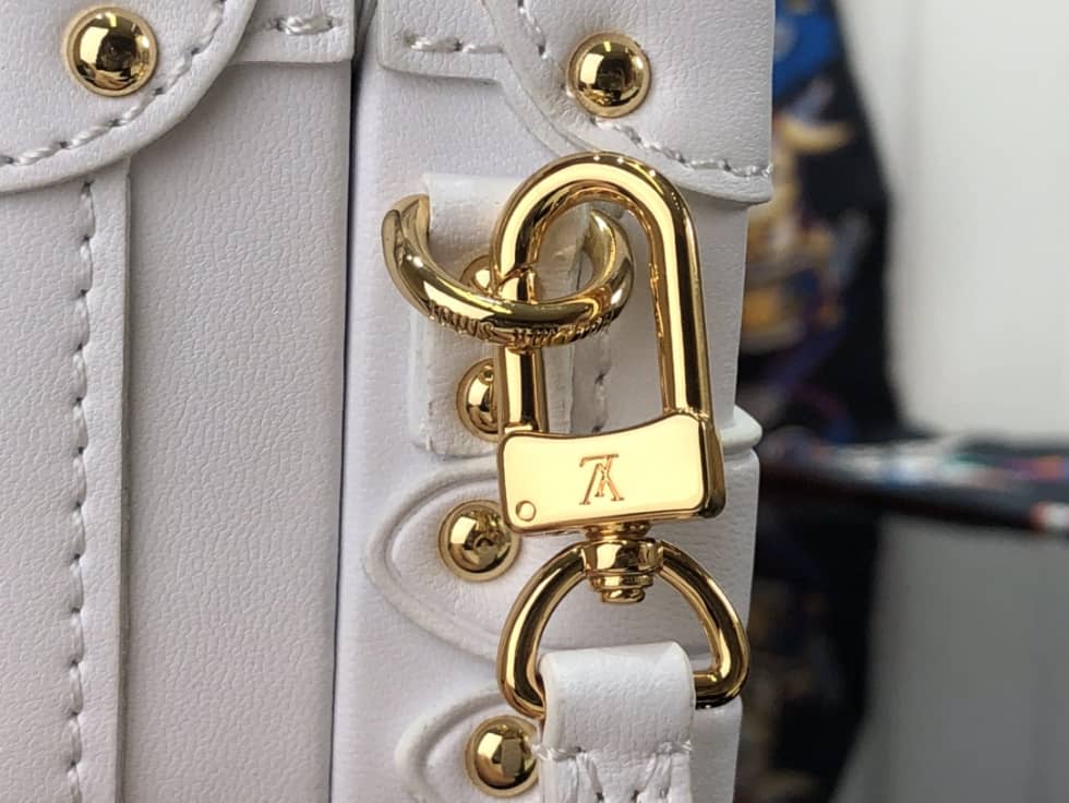 L0vis Vvtt0n Petite Malle Monogram Flou White M20745 Replica Trunk Box