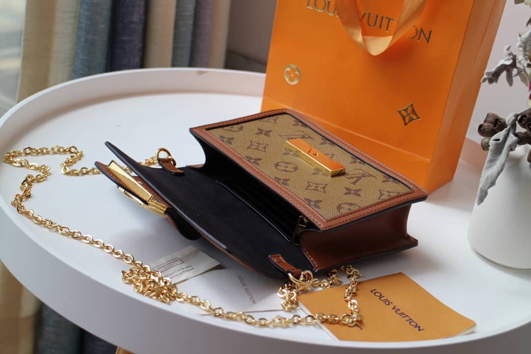 L0vis Vvtt0n Dauphine Chain Wallet Replica Shoulder Bag Brown M68746