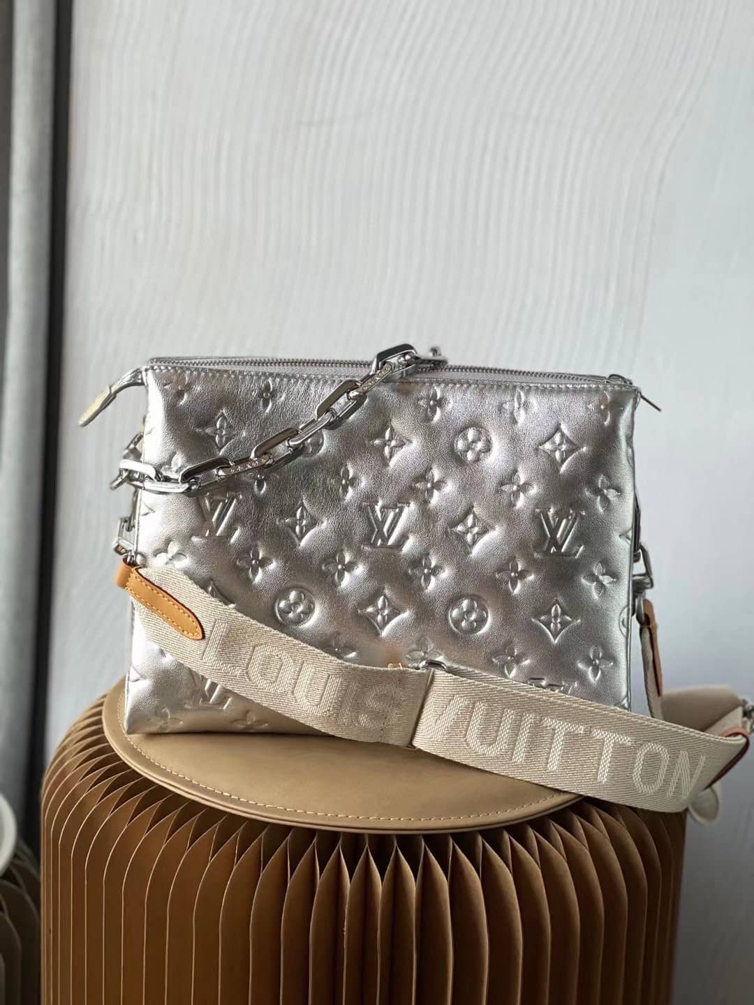 Best Replica L0vis Vvtt0n Coussin PM M57913 Replica Shoulder Bag(ColaReps)