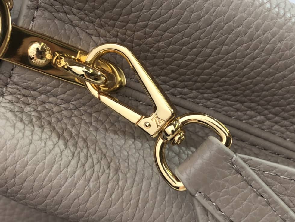 L0vis Vvtt0n Capucines Mini Beige M59066 Replica Shoulder Bag