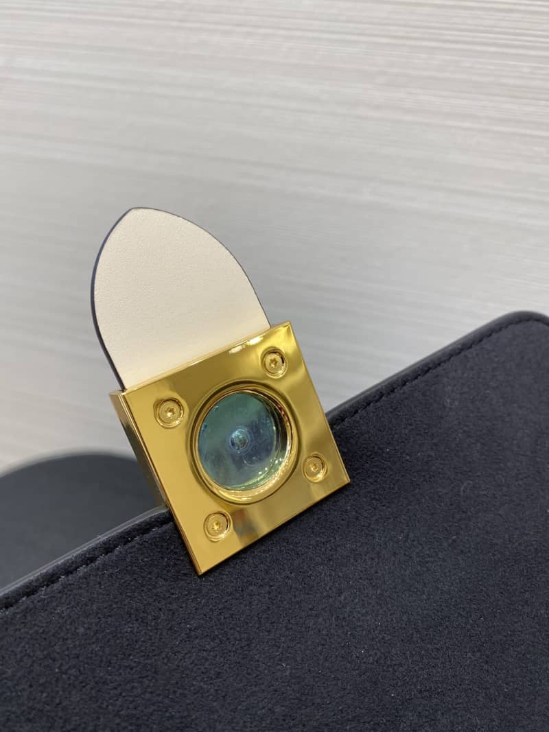 L0vis Vvtt0n Monogram Canvas Locky BB Bag Replica White M44321