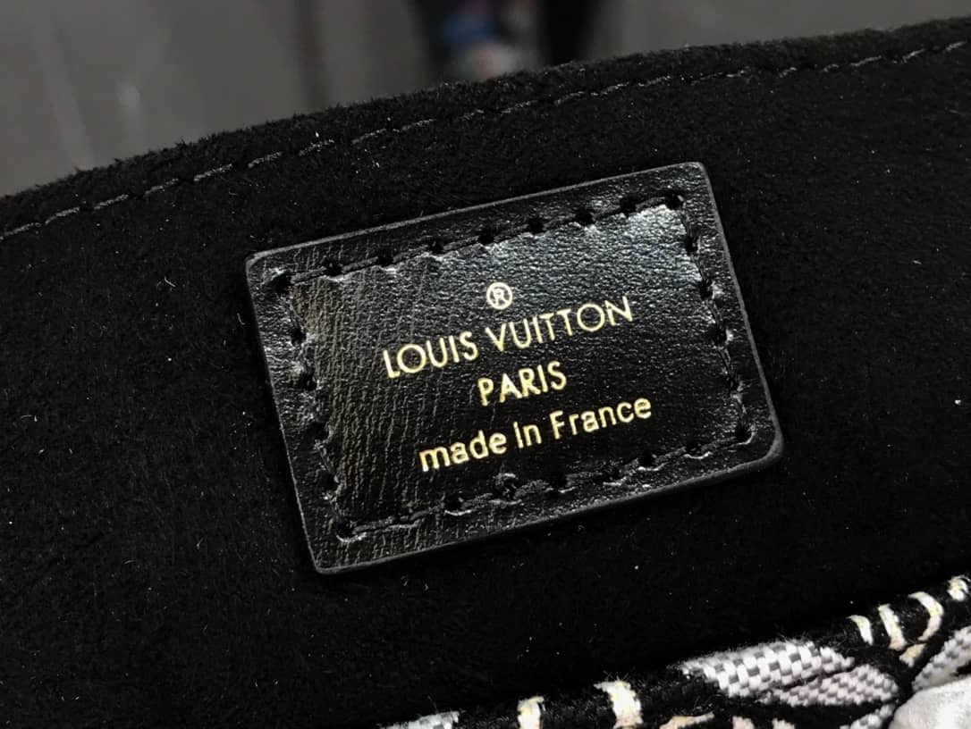 L0vis Vvtt0n Monogram Petit Sac Plat 2Way Replica Shoulder Bag Black M69442