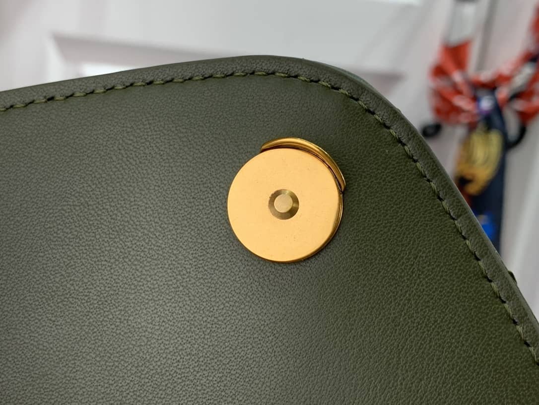 L0vis Vvtt0n New Wave Multi Replica Pochette Green M56466