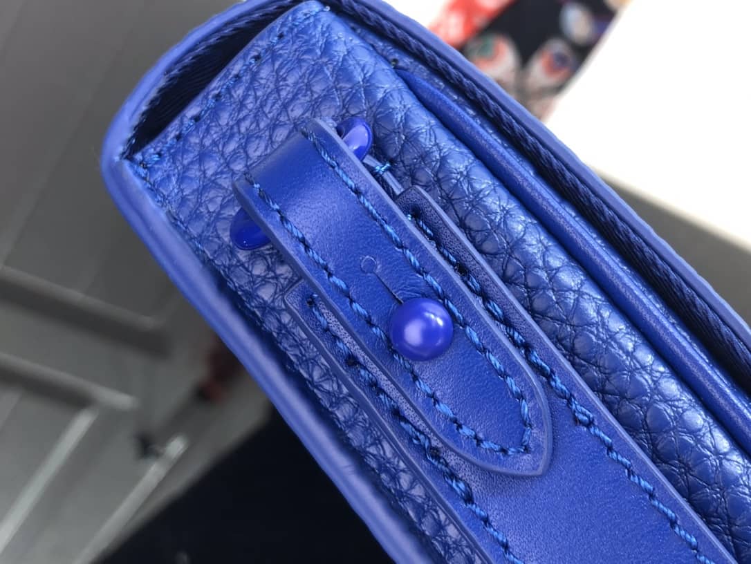 L0vis Vvtt0n S Lock A4 Monogram Taurillon Cowhide Leather Pouch Replica Blue M80582