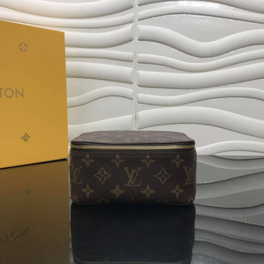 L0vis Vvtt0n Monogram Packing Cube MM Replica