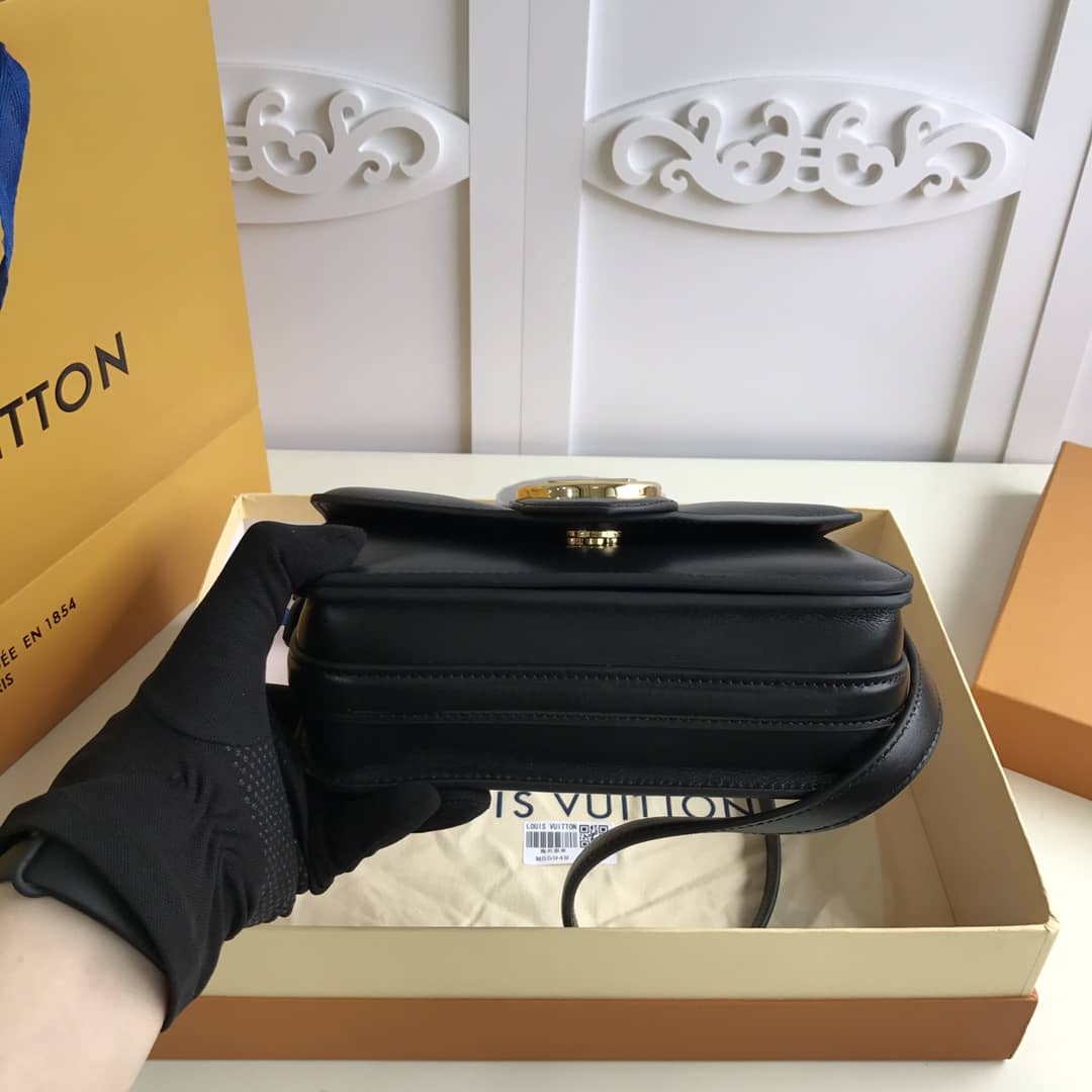 L0vis Vvtt0n Pont9 Neuf Leather Replica Shoulder Bag Black M55948