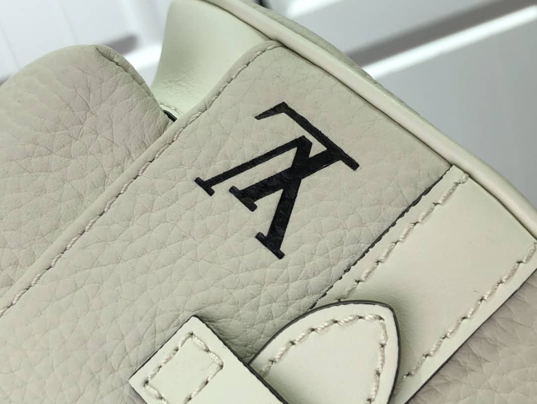 L0vis Vvtt0n Christopher XS Replica Backpack White M58495