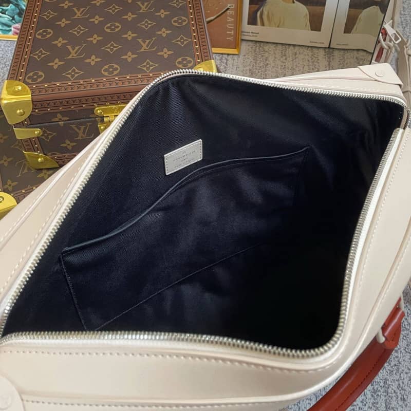 L0vis Vvtt0n Monogram Soft Trunk Replica Briefcase Apricot M44952