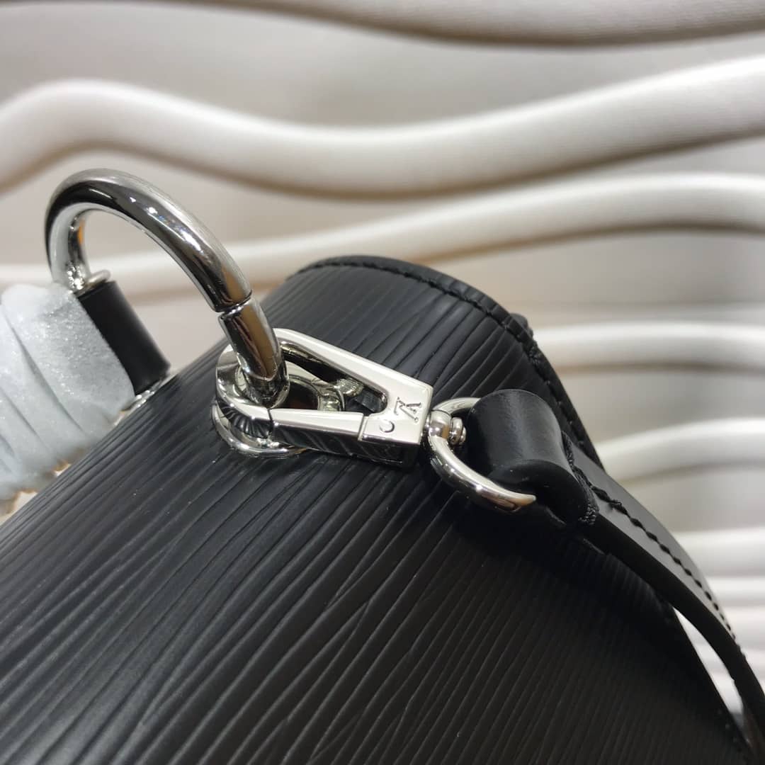 L0vis Vvtt0n Grenelle Pochette Epi Leather Replica Shoulder Bag Black M55977