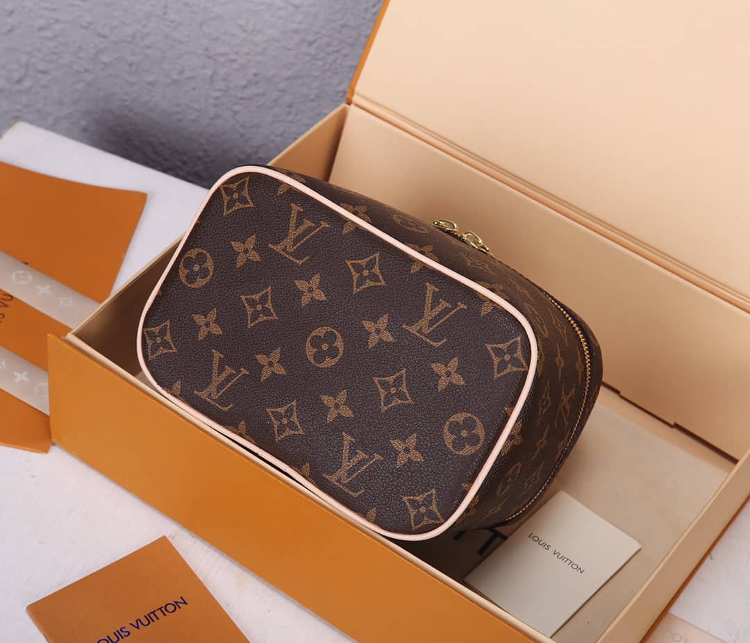 L0vis Vvtt0n Monogram Canvas Nice Mini Beauty Case Replica M44495