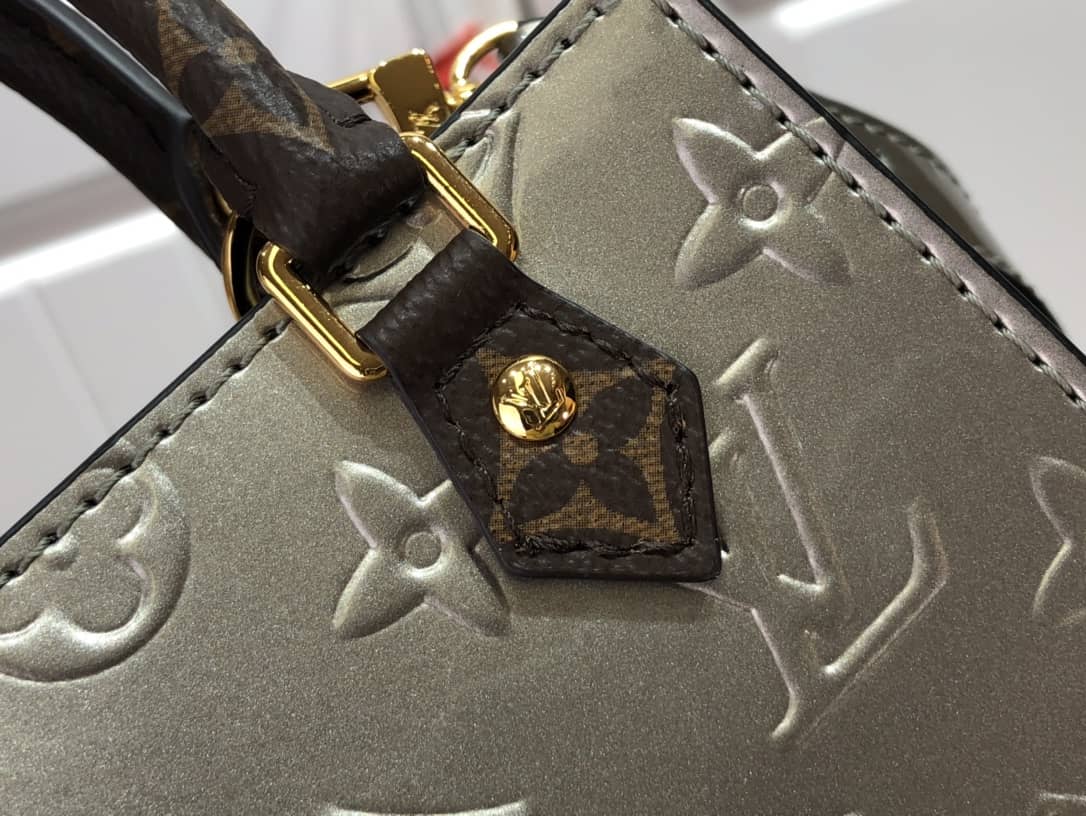 L0vis Vvtt0n Petit Sac Plat Flat Shoulder Bag Replica Gray M80169