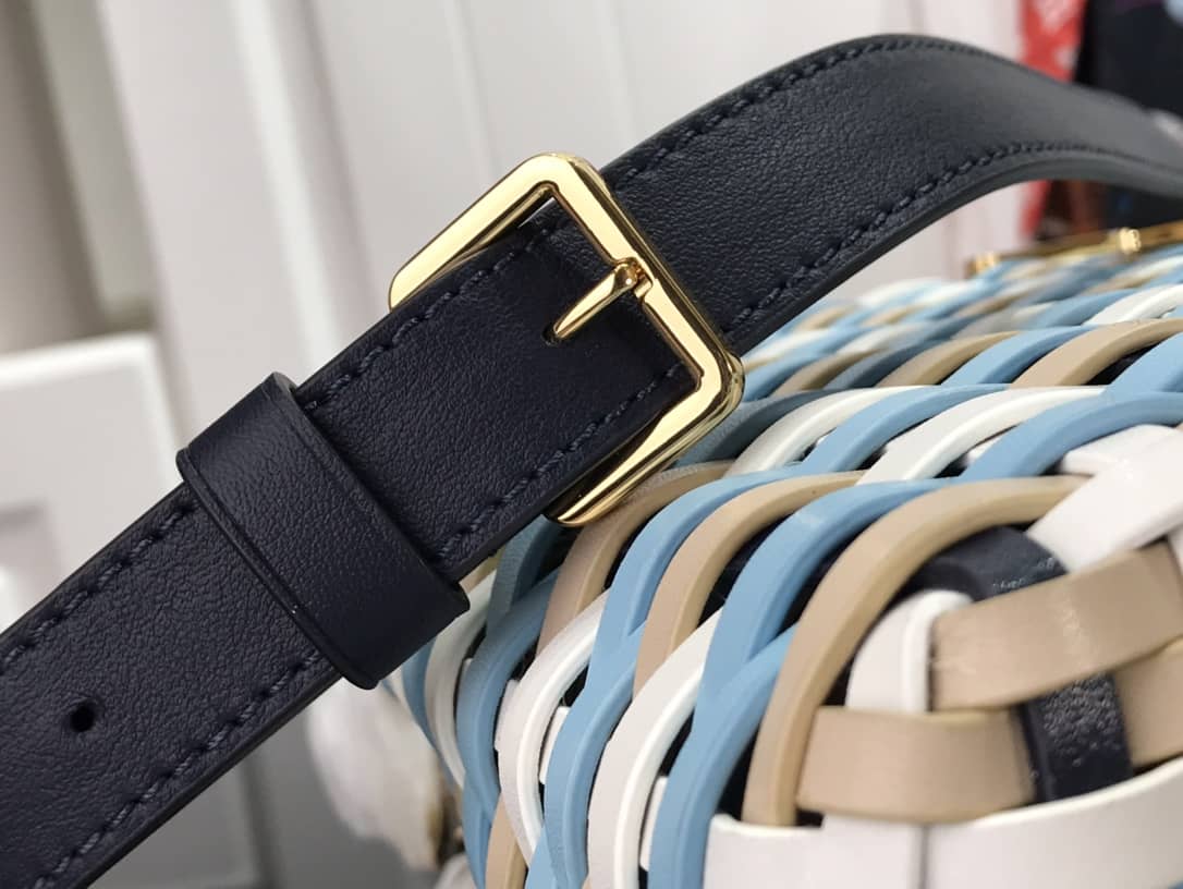 L0vis Vvtt0n Capucines Taurillon Shoulder Bag Replica Blue M94519