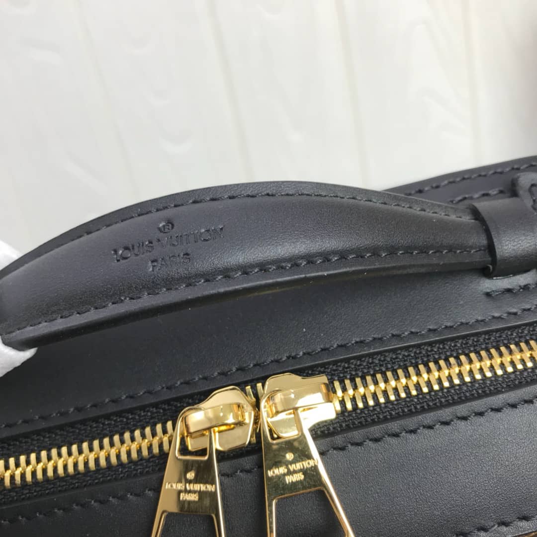 L0vis Vvtt0n Canvas Saintonge Replica Camera Bag Black M43555