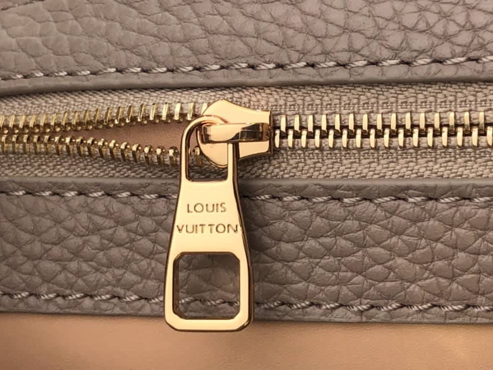 L0vis Vvtt0n Capucines MM Beige M59066 Replica Shoulder Bag