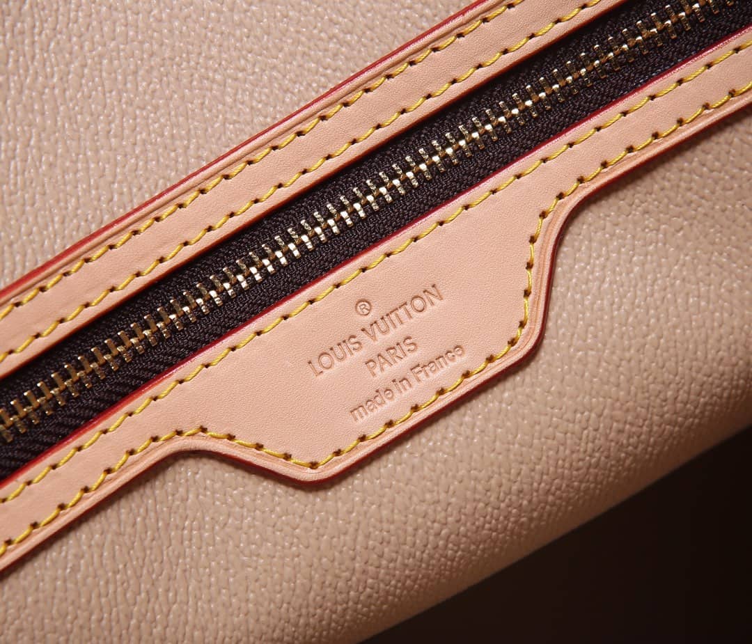 L0vis Vvtt0n Petit PM Monogram Canvas Brown M42238 Replica Bucket Bag